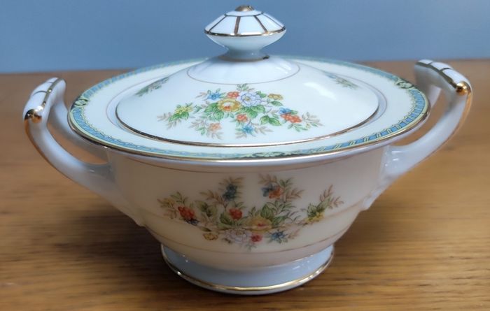 Sugar bowl & Lid