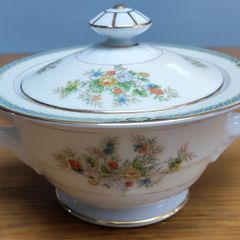 Sugar bowl & Lid