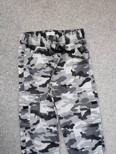 boys trousers.age8/9
