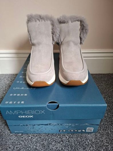 Brand new Geox AMPHIBIOX suede boots