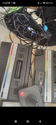 Atari 2600 junior 1982 ,, 2 consoles 6 games  joys