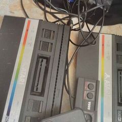 Atari 2600 junior 1982 ,, 2 consoles 6 games  joys