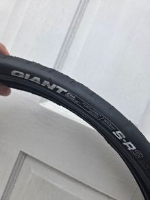 Pair of Giant SR3 Road Bike Tyres 700 x 28c New