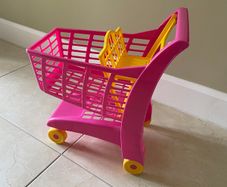 Shopping trolley toy