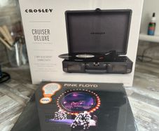 Crosley Cruiser Deluxe Portable Vinyl Turntable & 3 Artist Pink Floyd, The Doors & Coldplay.