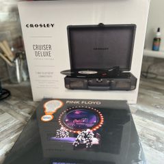 Crosley Cruiser Deluxe Portable Vinyl Turntable & 3 Artist Pink Floyd, The Doors & Coldplay.