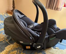 Joie i-Snug 2 i-Size Baby Car Seat - Lightweight - Excellent Condition