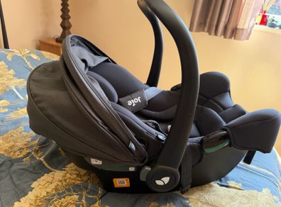 Joie i-Snug 2 i-Size Baby Car Seat - Lightweight - Excellent Condition
