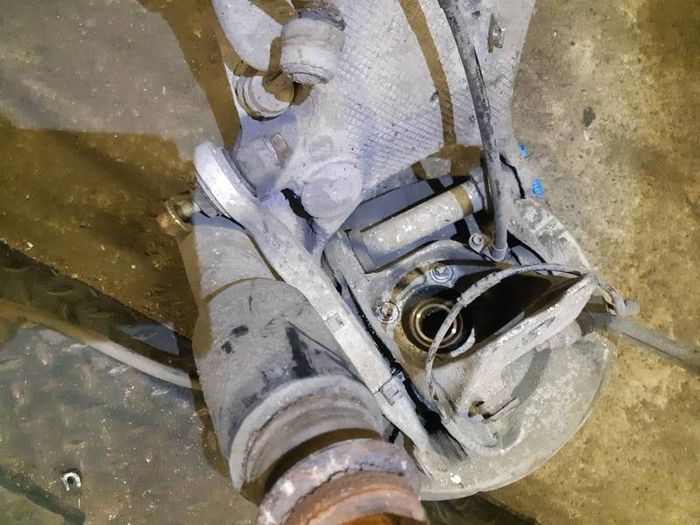Bmw 5 Series E61 Rear Hub
