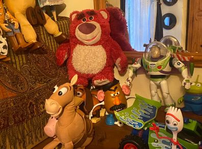 Disney/Pixar Over 200 Toys