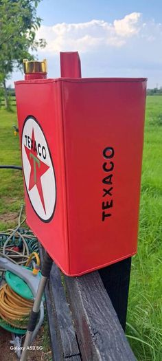 texaco  oil can