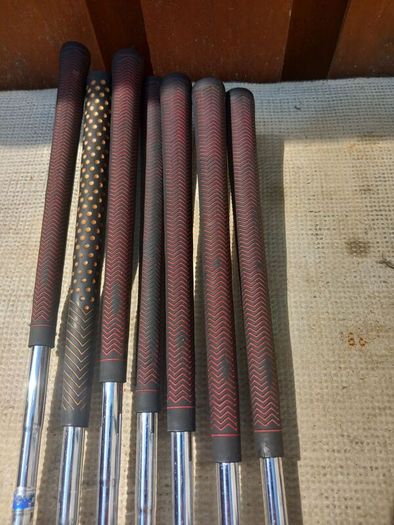 Dunlop golf irons. Right handed clubs