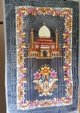 3in1 Matching Set: Grey Persian Style Rug + Home Decoration + Small Lamp