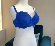 Ladies Royal Blue Lace Bra from Dunnes Stores Size UK 40B / EU 105B