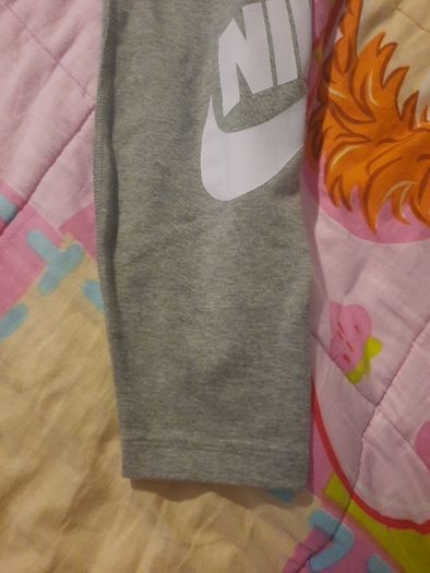 Grey Nike leggings
