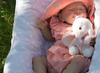 Lifelike Reborn Baby Dolls - 20-Inch Sweet Smile Realistic-Newborn Baby Dolls Sleeping Baby Girl Real Life Baby Dolls with Toy Accessories Gift Set (FREE POSTAGE)