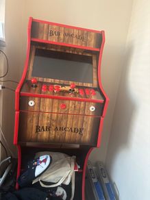 Bar arcade machine