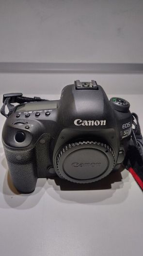 Canon EOS 5D Mark IV - Low Shutter Count:  8,170