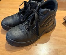 Safety boots size 39 EUR
