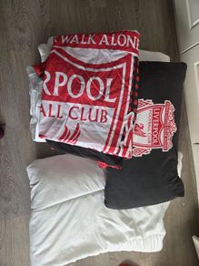 Single duvet and liverpool cover and pillow slip x 2. 30e each for a set