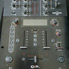 Reloop IQ2 Midi Cross Media Mixer and Flight Case