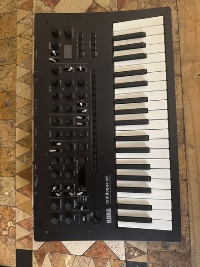 Korg minilogue xd