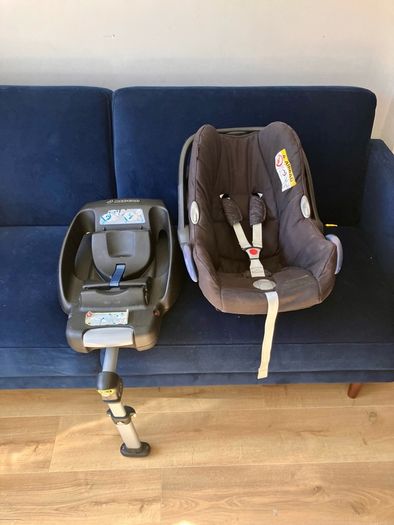 Maxi-Cosi CabrioFix Baby Car Seat + ISOFIX Base