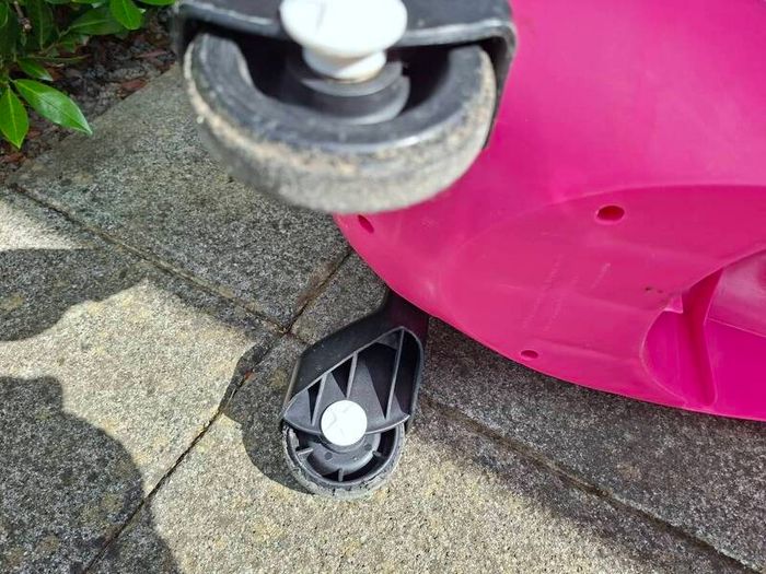 Pink and Purple wiggle car