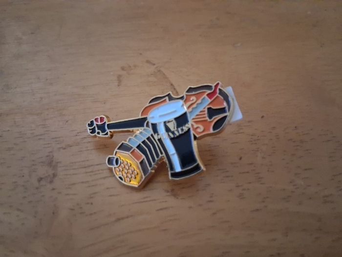 Guinness pin