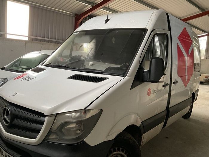 2014  Mercedes sprinter van medium wheel base