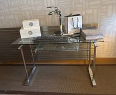 Desk with shelf new unused 120 cm for quick sale