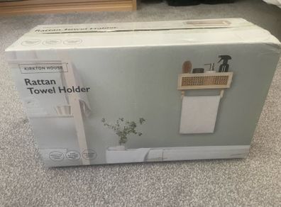 Rattan towel holder unopened