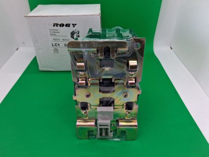 Postage - 4 Available - LC1 D5011 80A 600V 3P Telemecanique Contactor