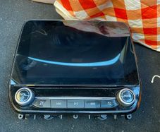 Ford Fiesta MK8 and Ford Transit Custom stereo screen display panel
