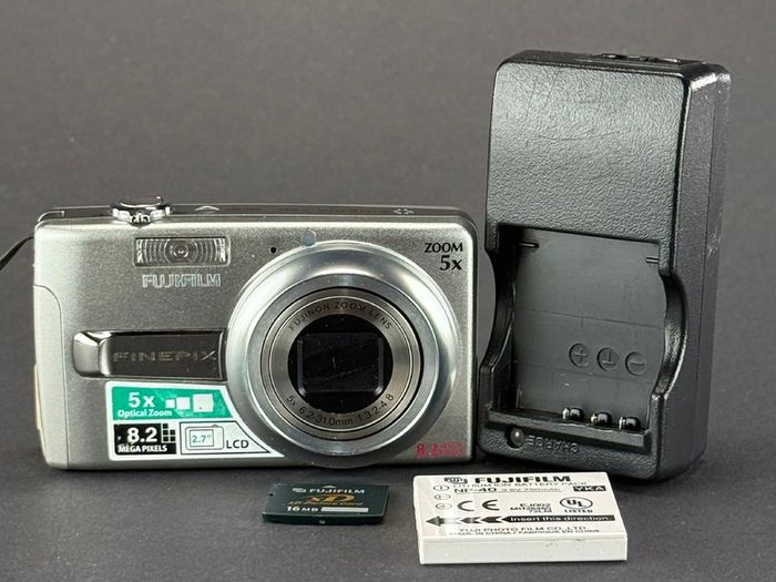 Fujifilm FinePix J50  compact digital camera