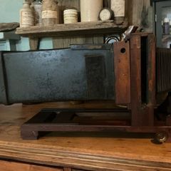 Antique image projector