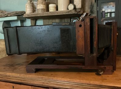 Antique image projector