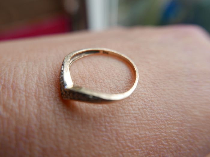 Vintage 9c Gold 375 Diamond Chevron Ring 1,5g