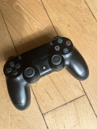 PlayStation 4 Slim and games