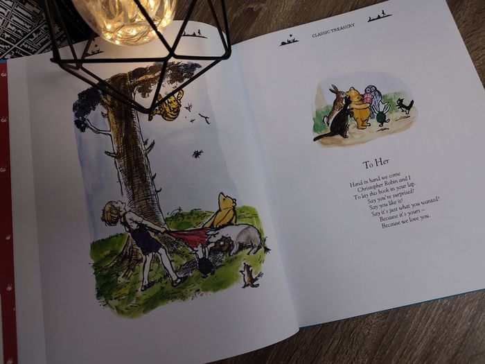 Winnie-the-Pooh ! Classic Treasury ! By A. A. Milne ! Hardcover ! 2017 ! by Egmont Publishing !