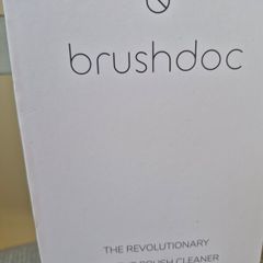 Make up brush cleaner