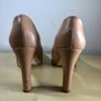 Hobbs Heels - size 5 Image 4