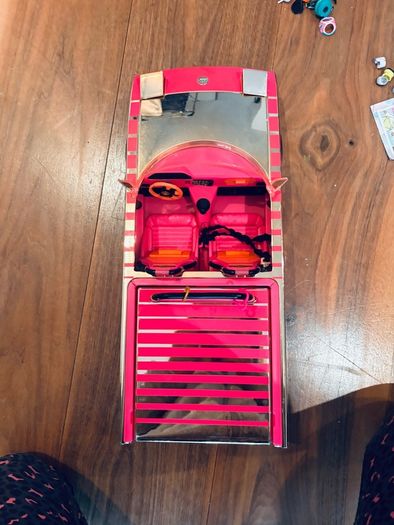34 LOL dolls + 5 OMG dolls + 9 babies +5 pets & 159 accessories & a LOL doll limited edition car with pool and disco!