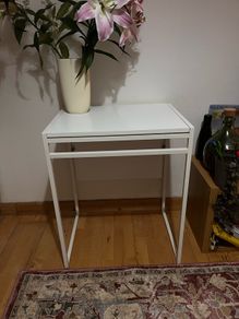 Leaf-drop white table