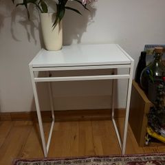 Leaf-drop white table