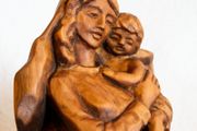 Madonna with Child, woodcarved in chestnut