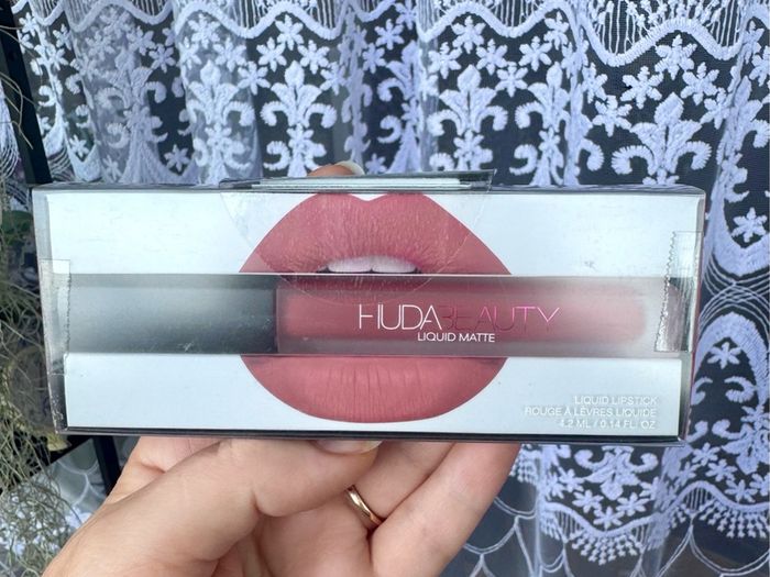 Huda Beauty Liquid Matte Lipstick - Icon - New & Sealed