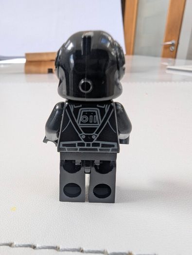 100% LEGO Imperial V-Wing Pilot Minifigure 7915 SW0304