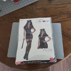 Sexy cop outfit