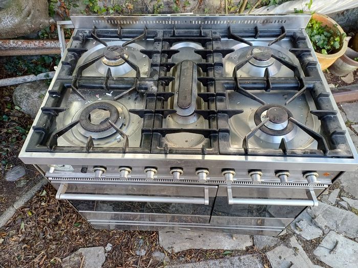 5 ring Gas oven
